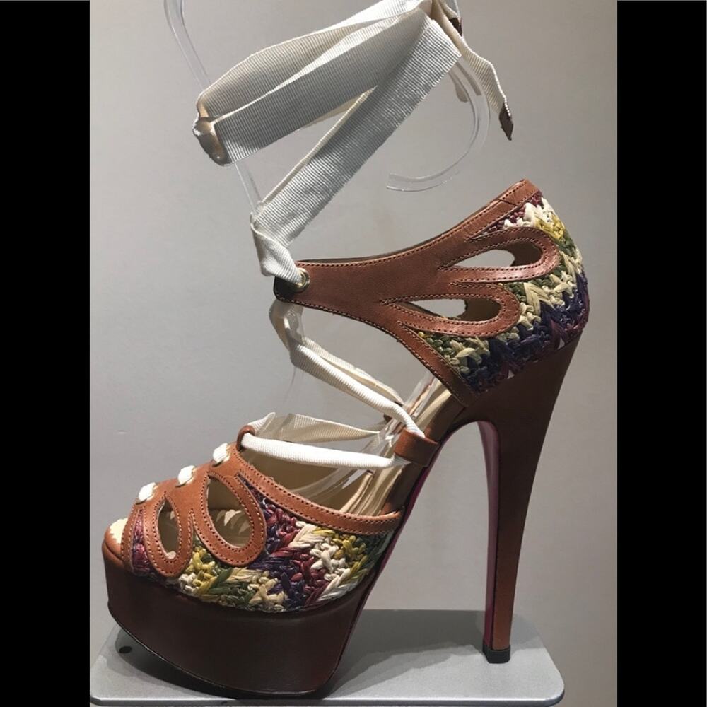 Hi heel wrap up the leg platform